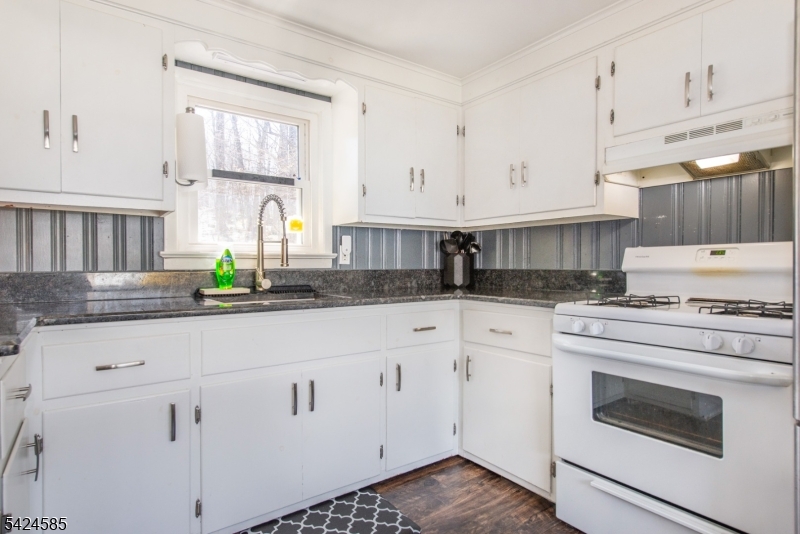 516 Upper Highland Lks Dr