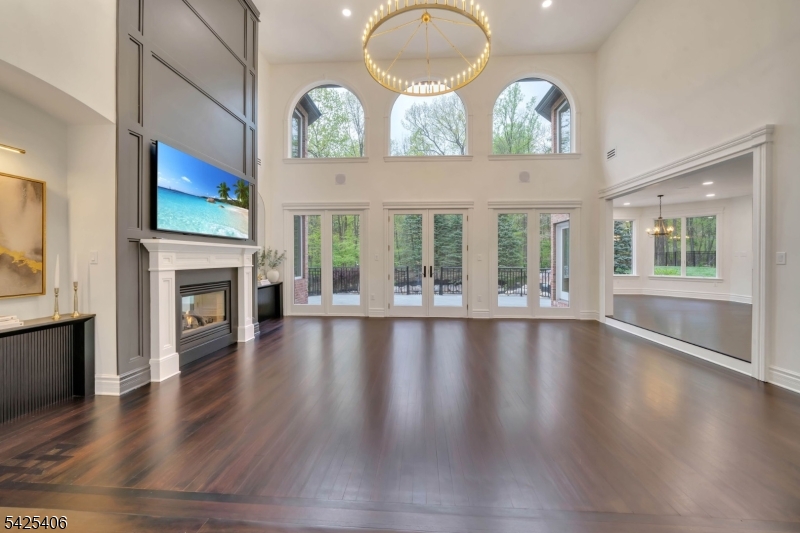 19 Amira Ln
