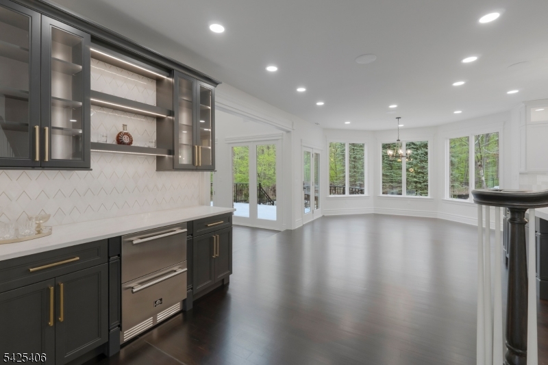 19 Amira Ln