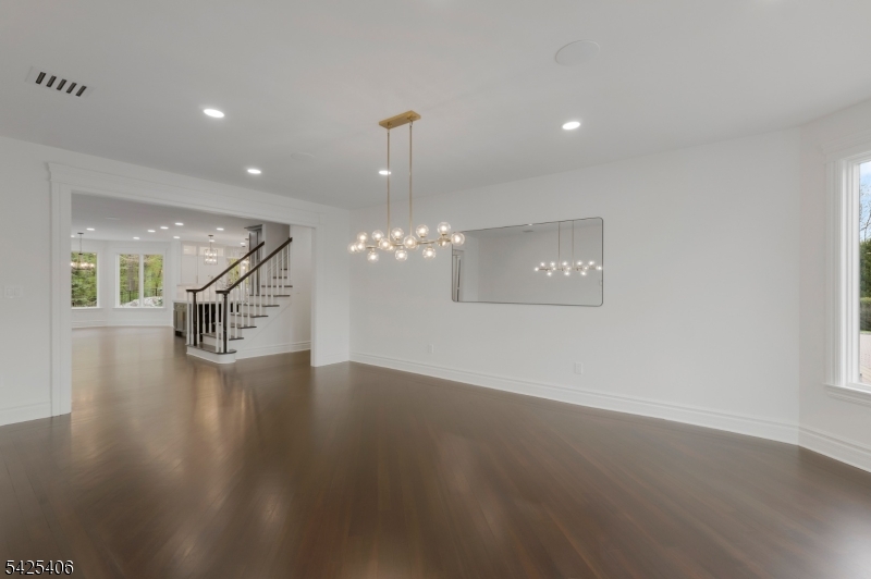 19 Amira Ln