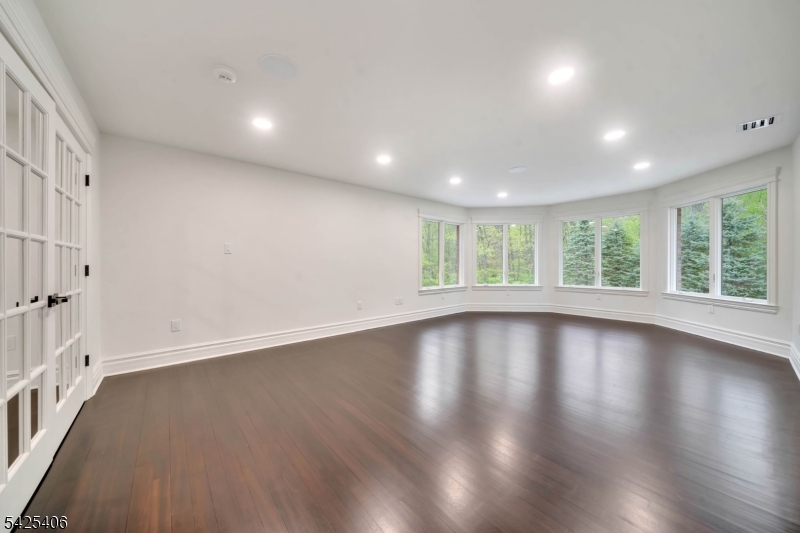 19 Amira Ln