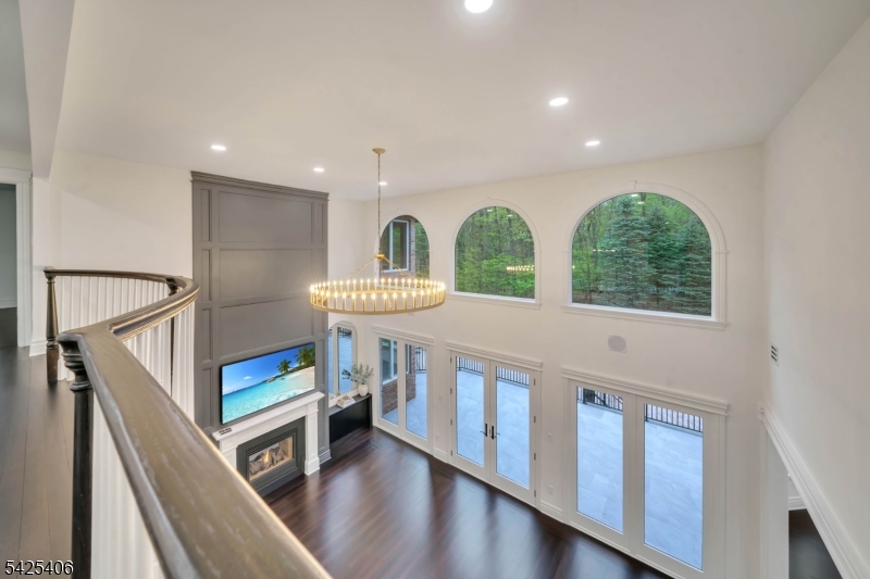 19 Amira Ln