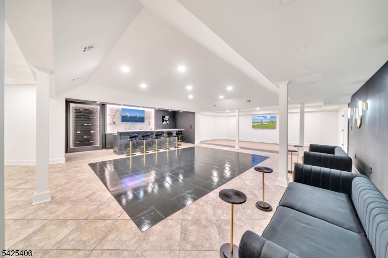 19 Amira Ln
