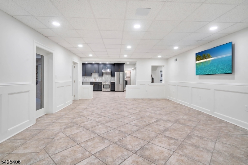 19 Amira Ln