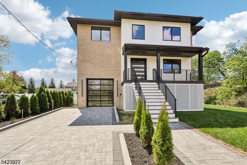51 Albany Ave