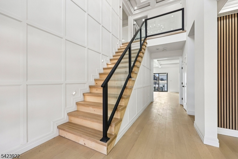 51 Albany Ave