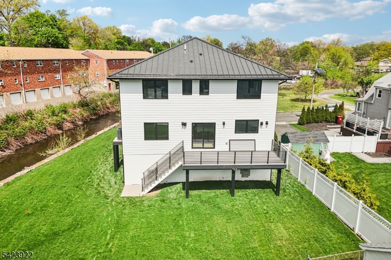 51 Albany Ave