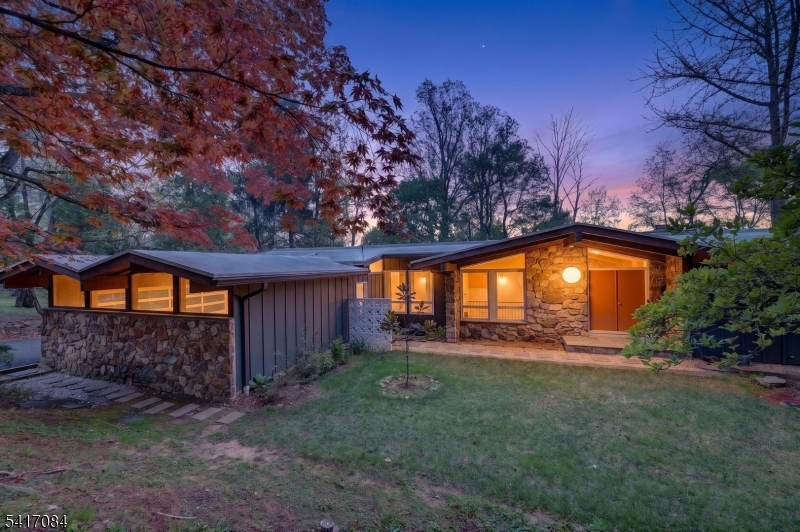 39 Skyline Dr