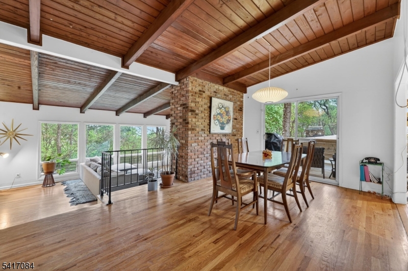 39 Skyline Dr