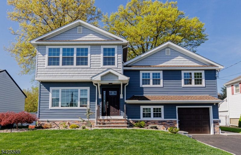 27 Schuyler Dr