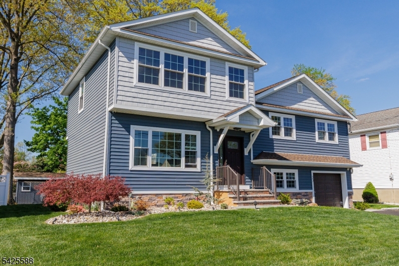27 Schuyler Dr