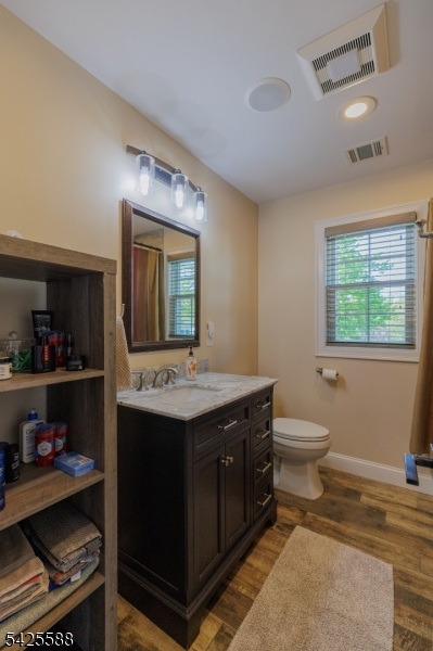 27 Schuyler Dr