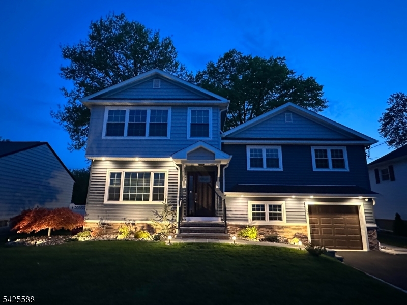 27 Schuyler Dr