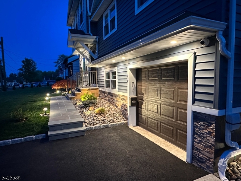 27 Schuyler Dr