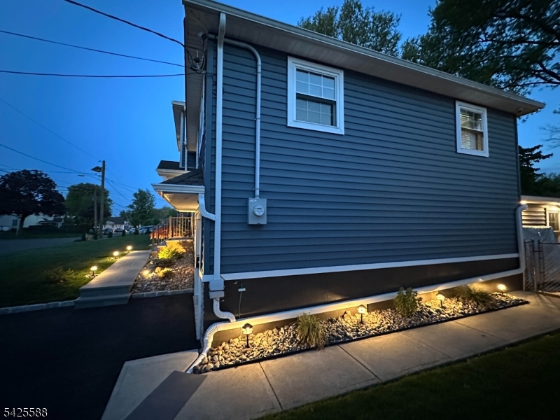 27 Schuyler Dr