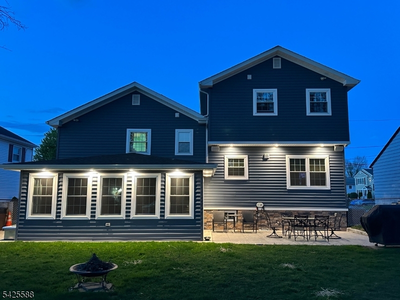27 Schuyler Dr