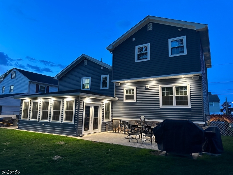 27 Schuyler Dr