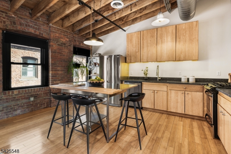 61 NJ Railroad Avenue #40