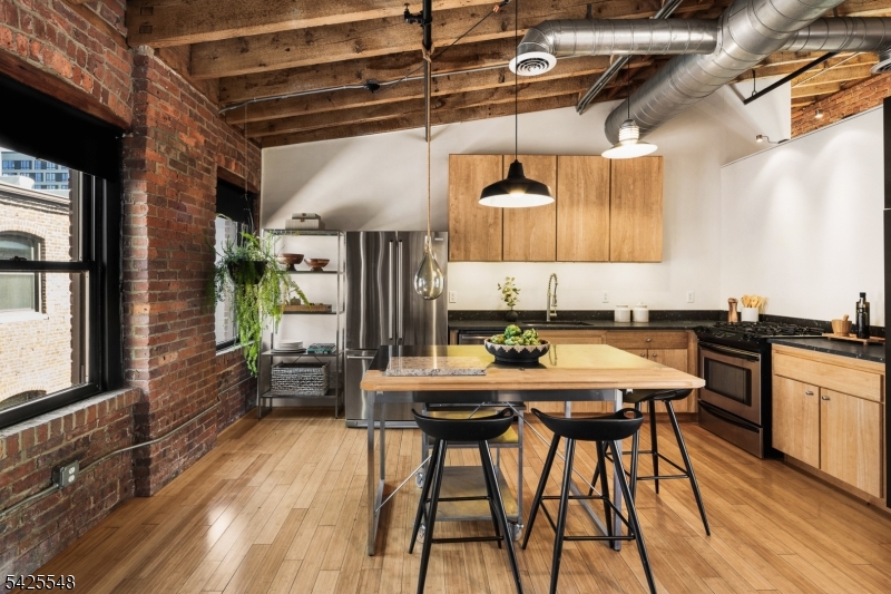 61 NJ Railroad Avenue #40