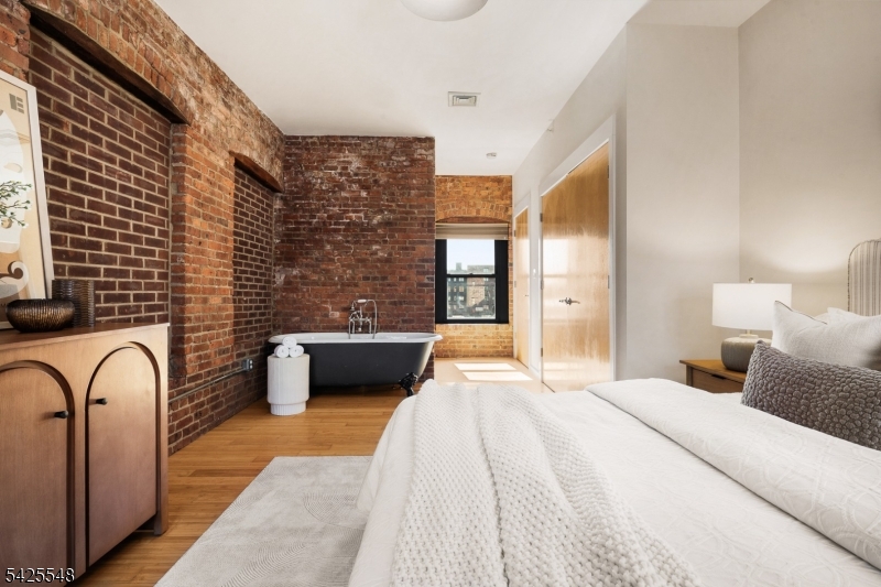 61 NJ Railroad Avenue #40