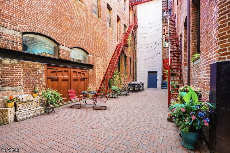 61 NJ Railroad Avenue #40