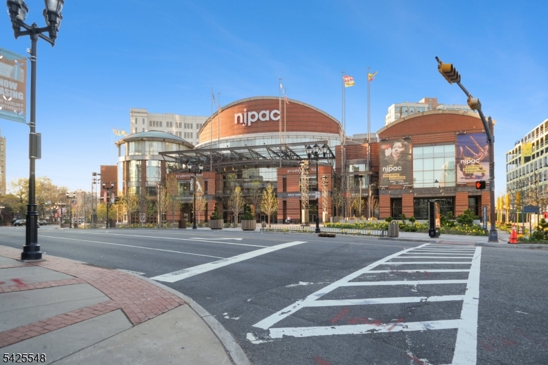 61 NJ Railroad Avenue #40