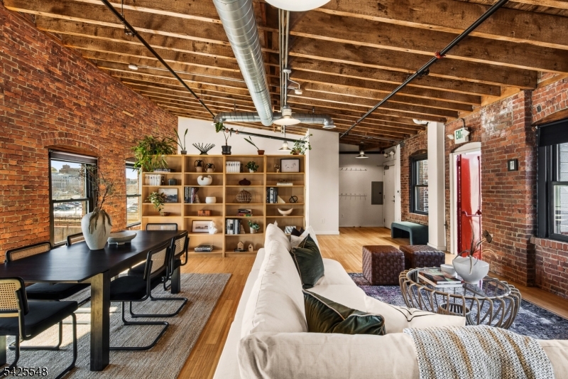 61 NJ Railroad Avenue #40