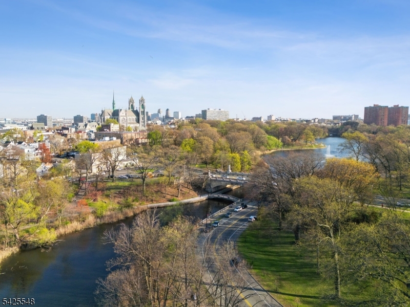 61 NJ Railroad Avenue #40