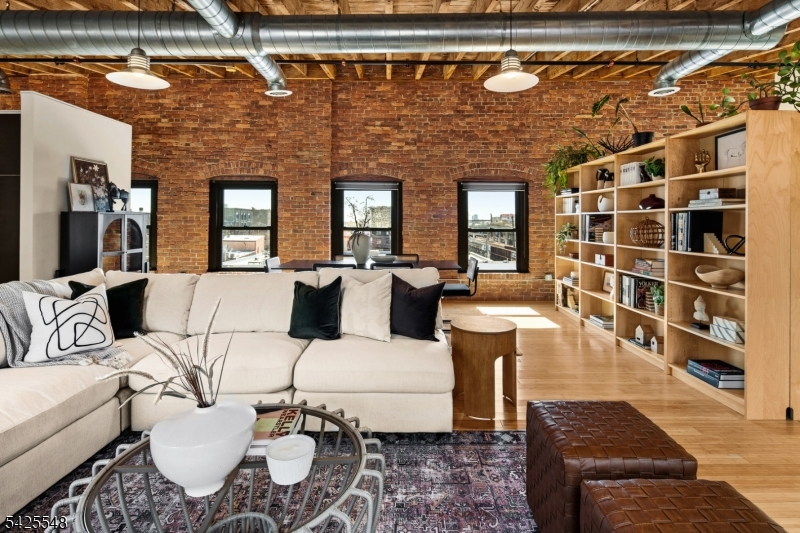 61 NJ Railroad Avenue #40