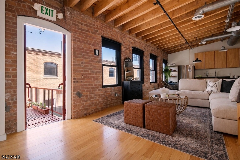 61 NJ Railroad Avenue #40