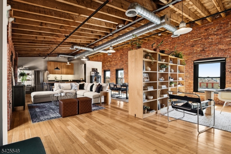 61 NJ Railroad Avenue #40