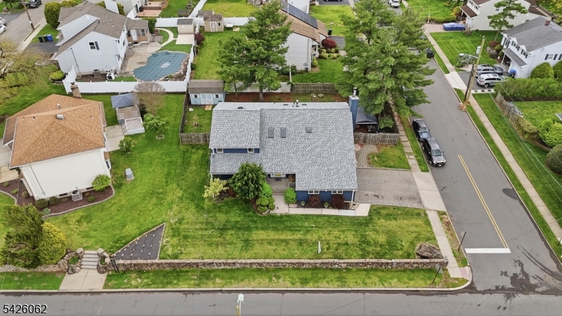 121 W Hill Rd