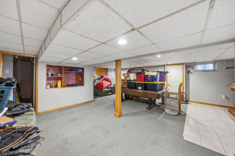 121 W Hill Rd