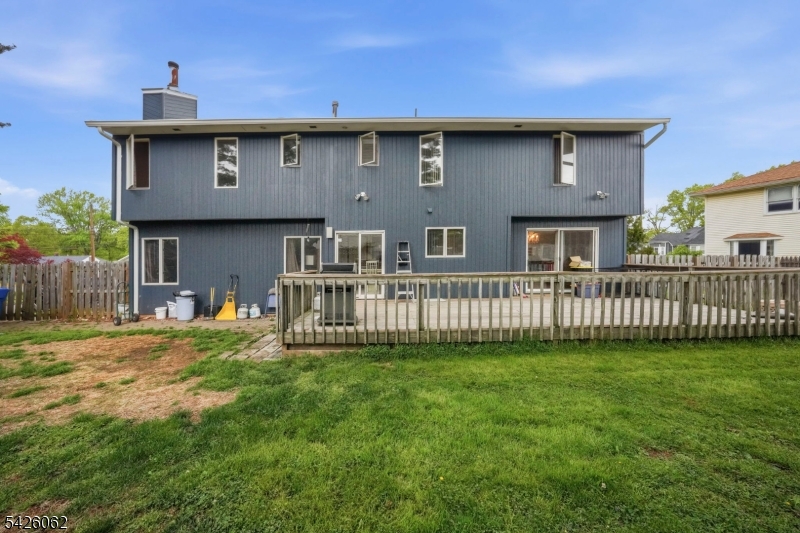 121 W Hill Rd