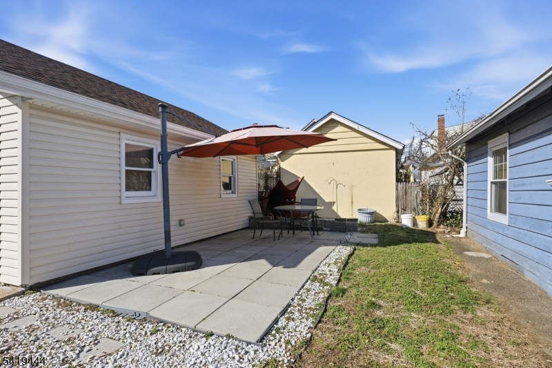 7 Henderson Blvd