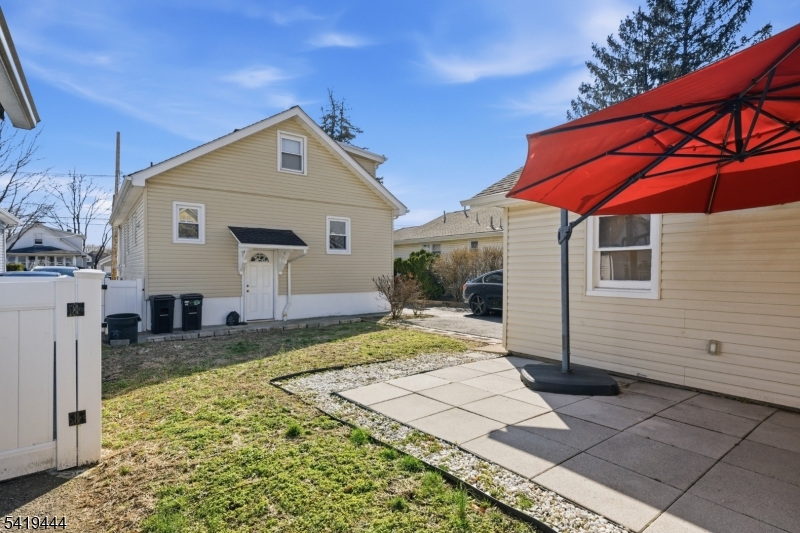 7 Henderson Blvd