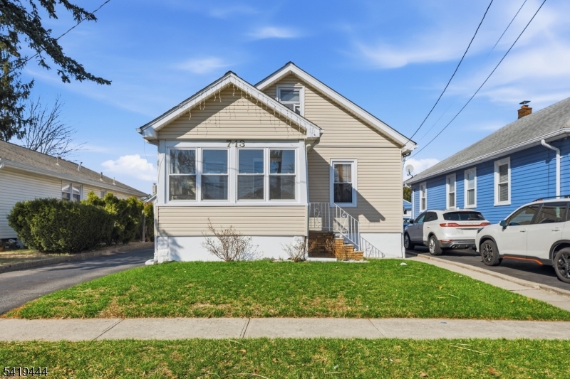 7 Henderson Blvd