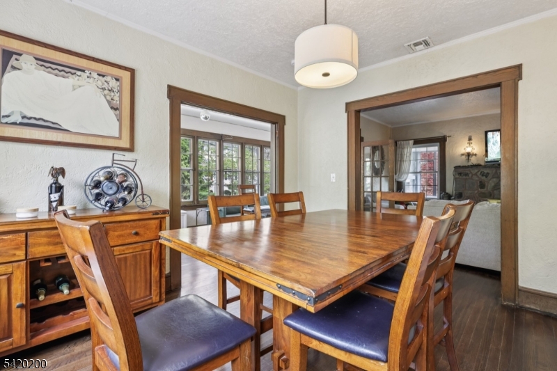 16 Jones Pl