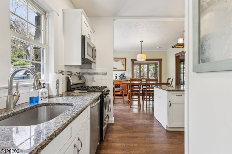 16 Jones Pl