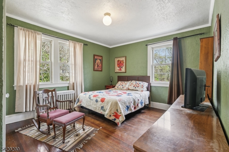 16 Jones Pl