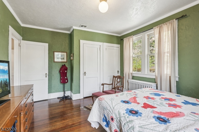 16 Jones Pl