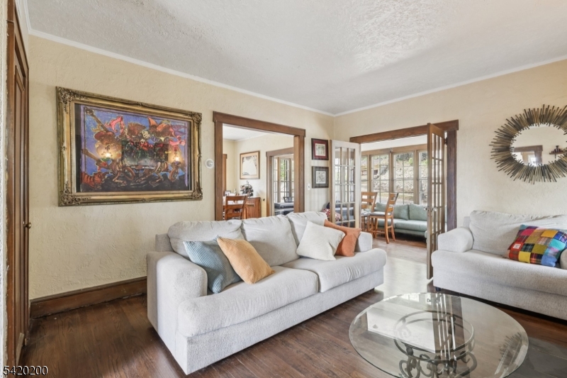 16 Jones Pl