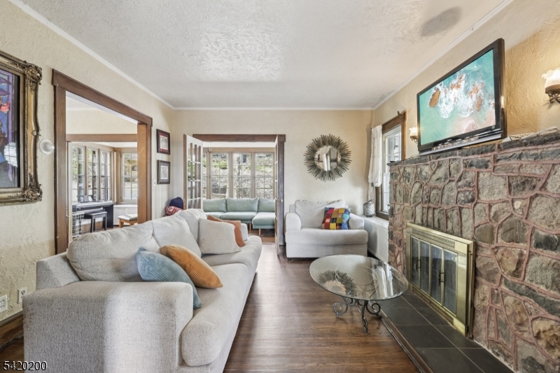 16 Jones Pl