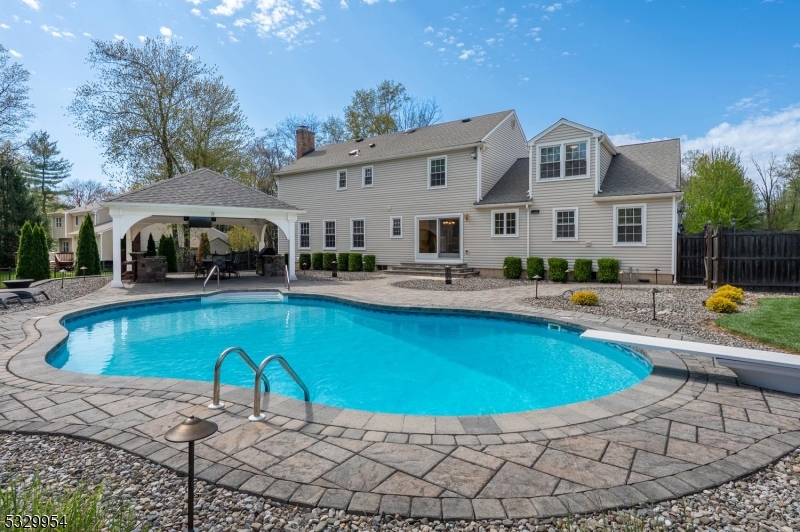 60 Kinnan Way