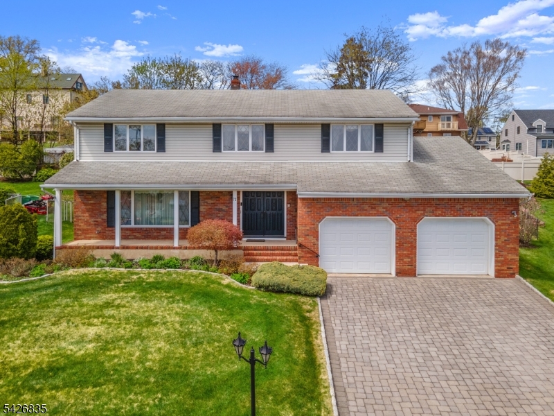 72 Pilgrim Dr