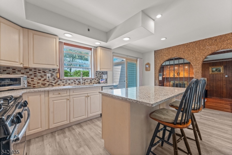 72 Pilgrim Dr
