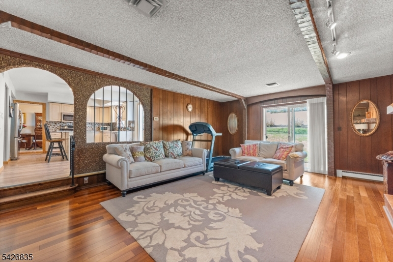 72 Pilgrim Dr