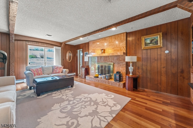 72 Pilgrim Dr