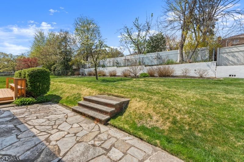 72 Pilgrim Dr