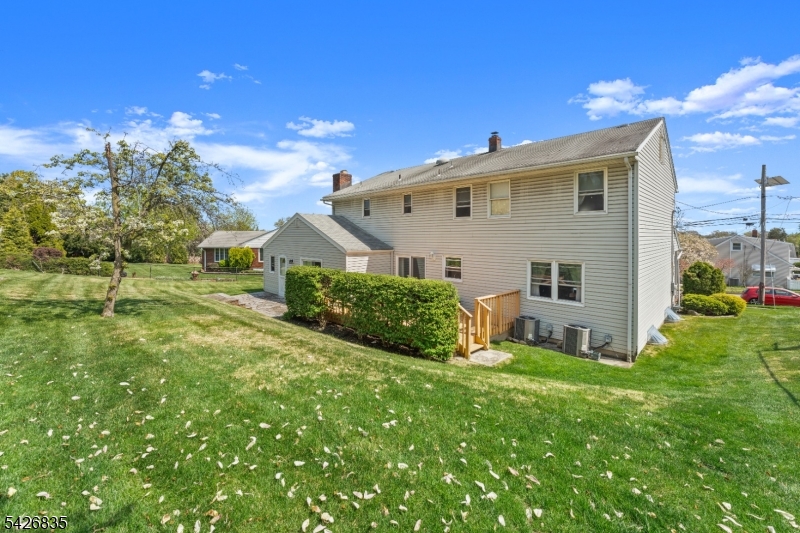 72 Pilgrim Dr